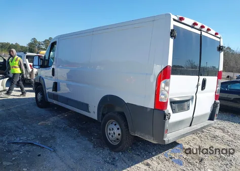 2015 Ram Promaster 1500 Low Roof z USA, uszkodzony, nr VIN 3C6TRVAG4FE503565